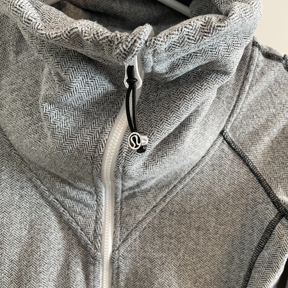 Lululemon Be Present Jacket - Picture 11 of 16